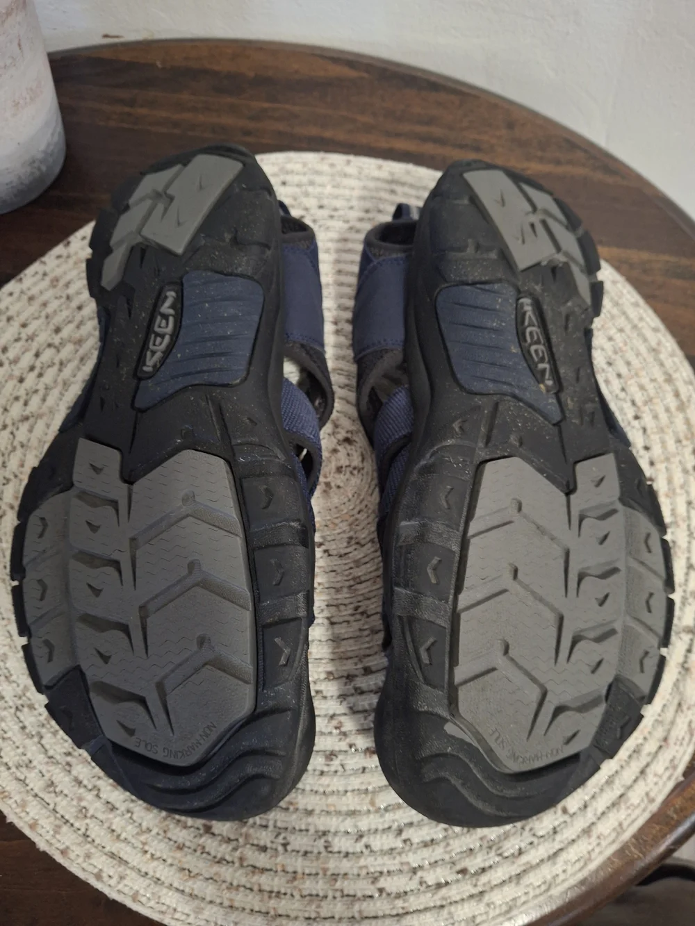 Keen Newport H2 Men's Blue & Black Outdoor Sandals Size 9.5.